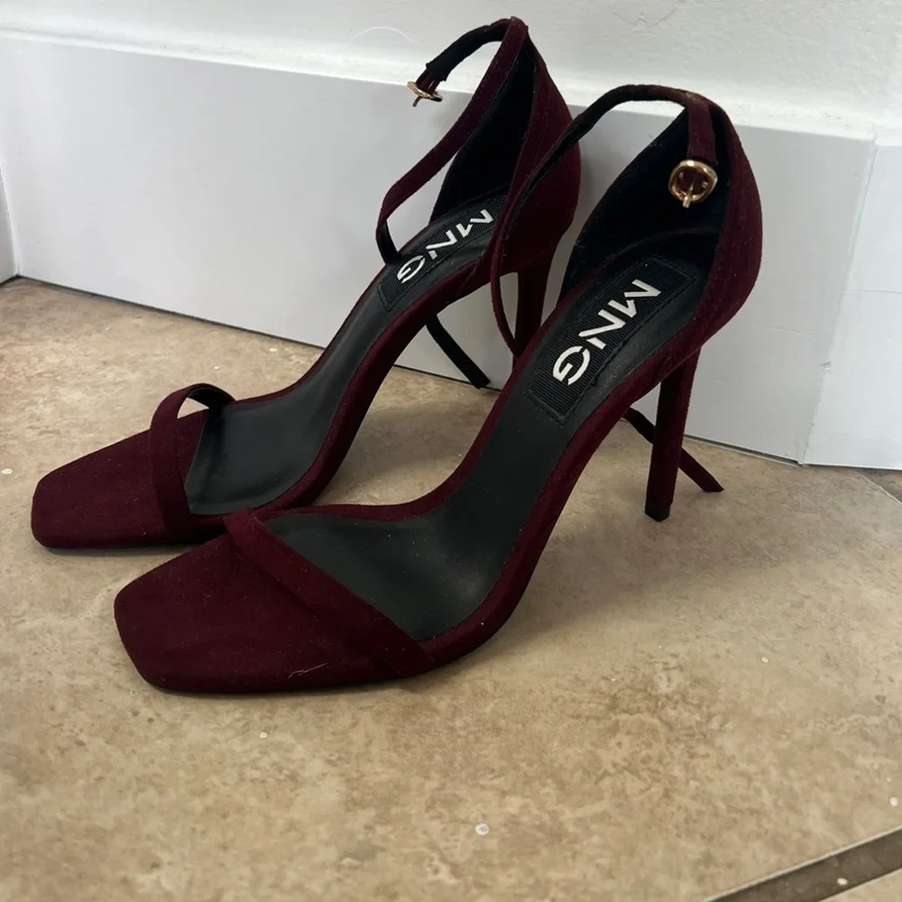 Mango NWOT maroon high heels size 6.5
